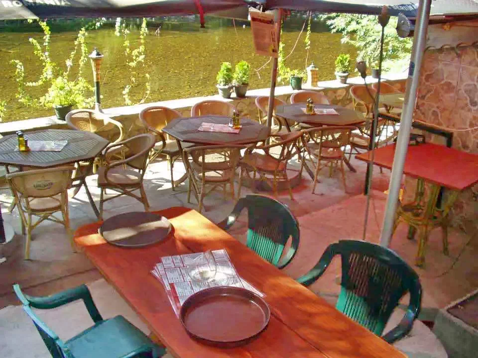 Băile Herculane Cazare | Motel (K0895-31) Imaginea poate fi supusă drepturilor de autor. Se recomandă contactarea titularului drepturilor.