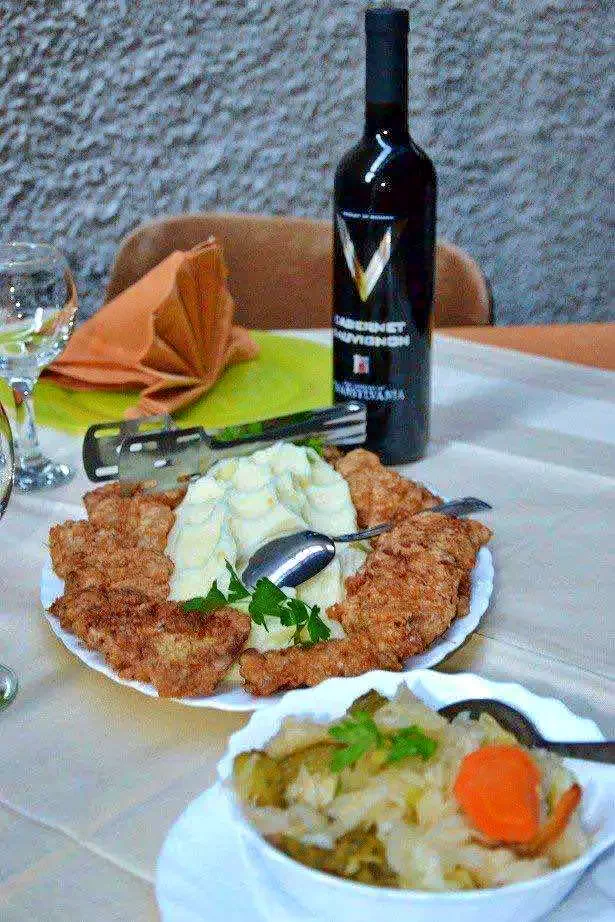 Băile Herculane Cazare | Motel (K0895-32) Imaginea poate fi supusă drepturilor de autor. Se recomandă contactarea titularului drepturilor.