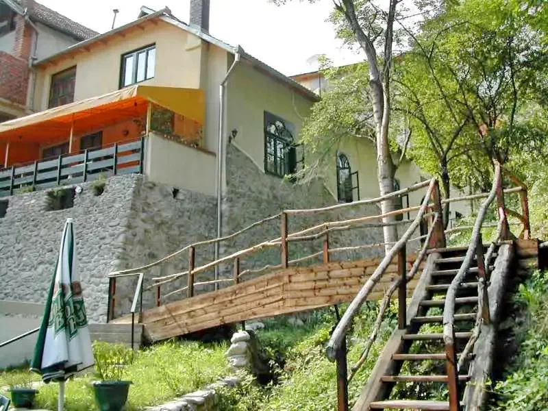 Băile Herculane Cazare | Pensiune (K0895-42) Imaginea poate fi supusă drepturilor de autor. Se recomandă contactarea titularului drepturilor.