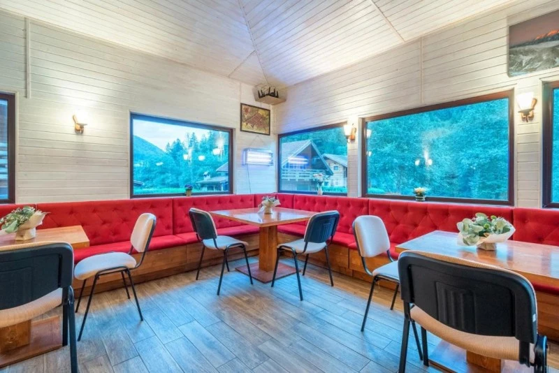 Zernest Szállás | Turisztikai panzió (K1550-4) A kép szerzői jogvédelem alatt állhat. Javasolt a kapcsolatfelvétel a jog tulajdonossal.