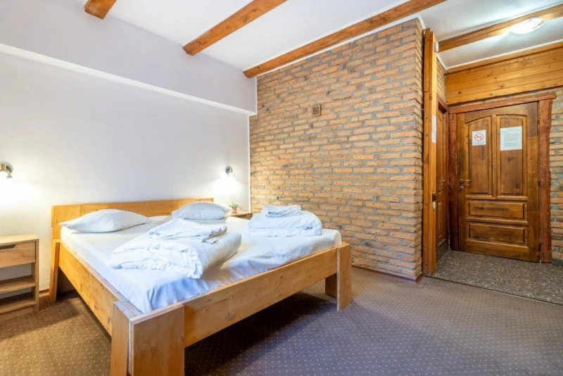 Zărnești Cazare | Pensiune turistică (K1550-15) Imaginea poate fi supusă drepturilor de autor. Se recomandă contactarea titularului drepturilor.