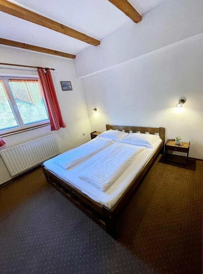 Zernest Szállás | Turisztikai panzió (K1550-18) A kép szerzői jogvédelem alatt állhat. Javasolt a kapcsolatfelvétel a jog tulajdonossal.