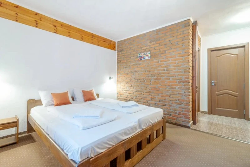 Zărnești Cazare | Pensiune turistică (K1550-21) Imaginea poate fi supusă drepturilor de autor. Se recomandă contactarea titularului drepturilor.