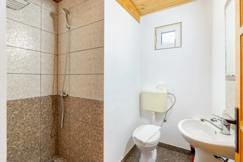 Zărnești Cazare | Pensiune turistică (K1550-37) Imaginea poate fi supusă drepturilor de autor. Se recomandă contactarea titularului drepturilor.