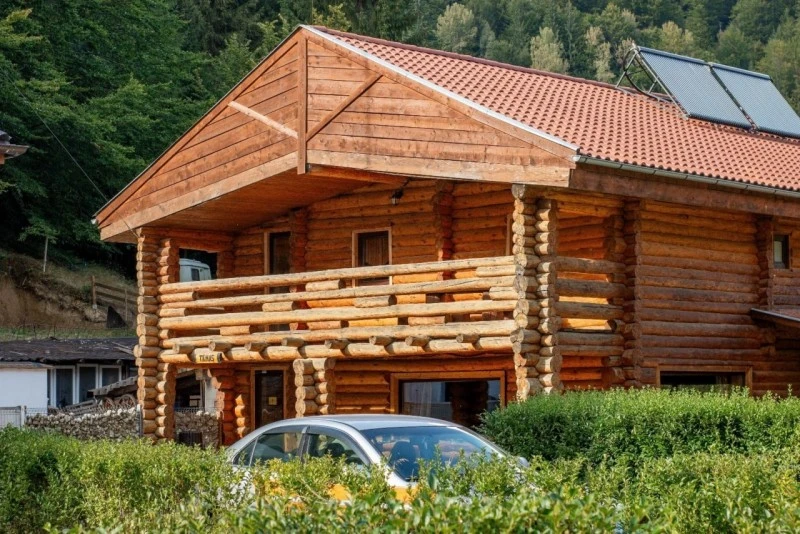 Zărnești Cazare | Pensiune turistică (K1550-47) Imaginea poate fi supusă drepturilor de autor. Se recomandă contactarea titularului drepturilor.