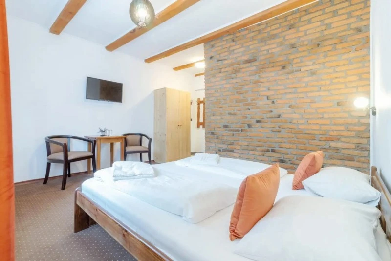 Zărnești Cazare | Pensiune turistică (K1550-58) Imaginea poate fi supusă drepturilor de autor. Se recomandă contactarea titularului drepturilor.