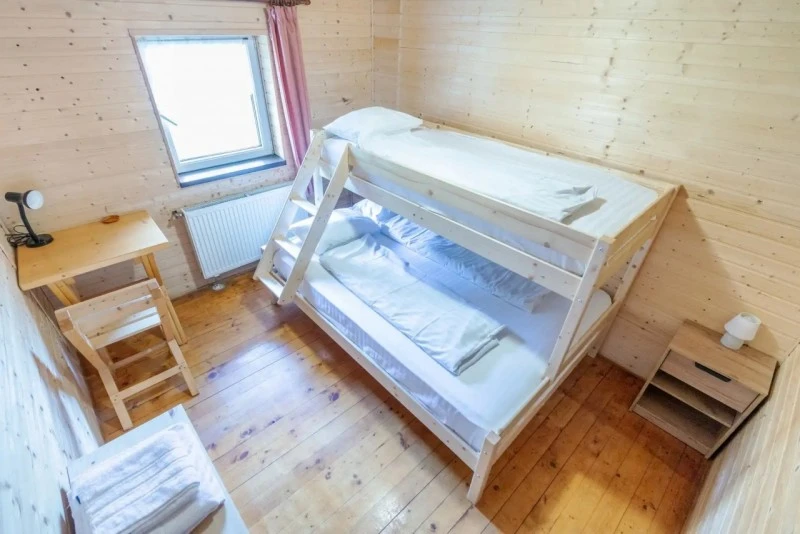 Zărnești Cazare | Pensiune turistică (K1550-68) Imaginea poate fi supusă drepturilor de autor. Se recomandă contactarea titularului drepturilor.