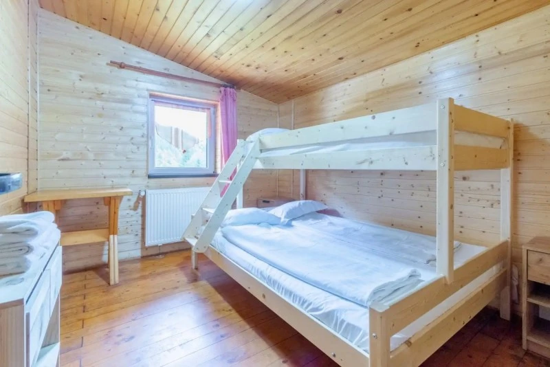 Zărnești Cazare | Pensiune turistică (K1550-69) Imaginea poate fi supusă drepturilor de autor. Se recomandă contactarea titularului drepturilor.