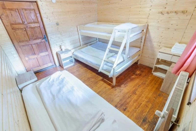 Zărnești Cazare | Pensiune turistică (K1550-73) Imaginea poate fi supusă drepturilor de autor. Se recomandă contactarea titularului drepturilor.