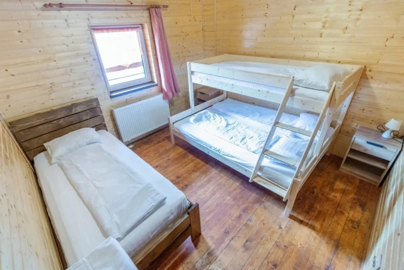 Zernest Szállás | Turisztikai panzió (K1550-74) A kép szerzői jogvédelem alatt állhat. Javasolt a kapcsolatfelvétel a jog tulajdonossal.