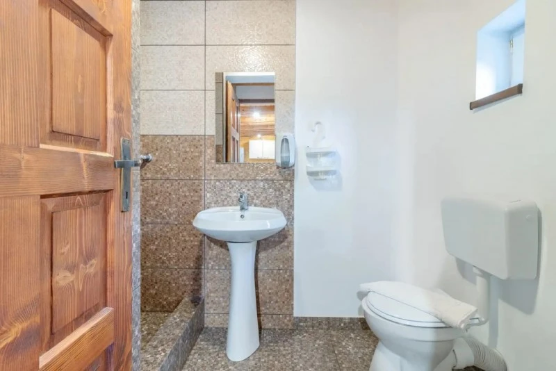 Zărnești Cazare | Pensiune turistică (K1550-78) Imaginea poate fi supusă drepturilor de autor. Se recomandă contactarea titularului drepturilor.