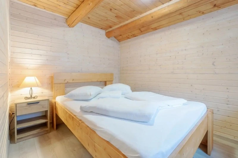 Zernest Szállás | Turisztikai panzió (K1550-80) A kép szerzői jogvédelem alatt állhat. Javasolt a kapcsolatfelvétel a jog tulajdonossal.