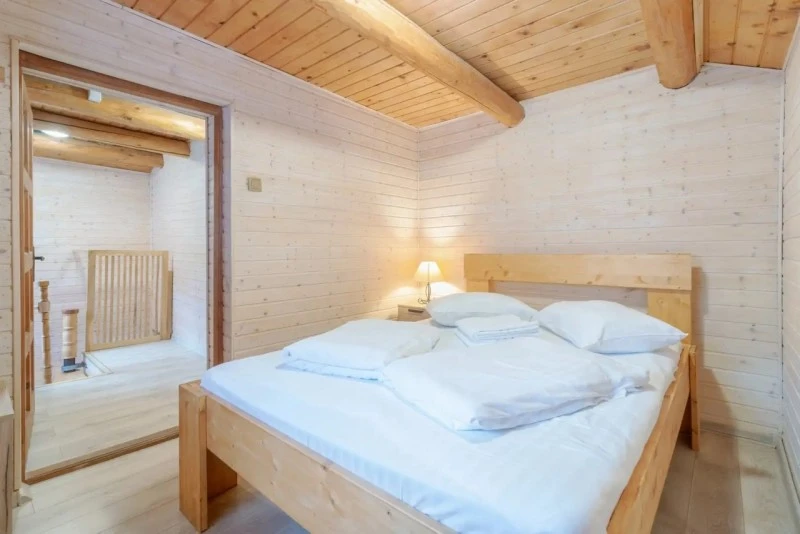 Zernest Szállás | Turisztikai panzió (K1550-83) A kép szerzői jogvédelem alatt állhat. Javasolt a kapcsolatfelvétel a jog tulajdonossal.