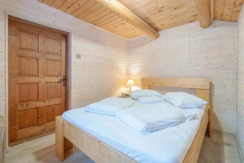 Zărnești Cazare | Pensiune turistică (K1550-84) Imaginea poate fi supusă drepturilor de autor. Se recomandă contactarea titularului drepturilor.