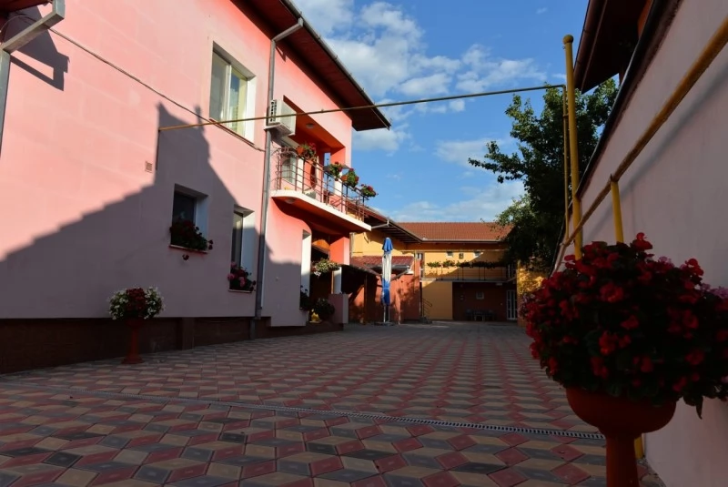 Déva Szállás | Panzió (K1475-17) A kép szerzői jogvédelem alatt állhat. Javasolt a kapcsolatfelvétel a jog tulajdonossal.