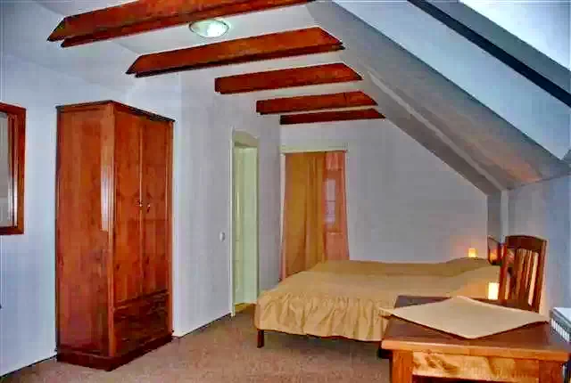 Ciumani Cazare | Motel (K1075-12) Imaginea poate fi supusă drepturilor de autor. Se recomandă contactarea titularului drepturilor.