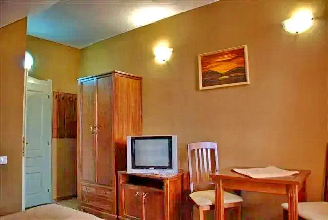 Ciumani Cazare | Motel (K1075-14) Imaginea poate fi supusă drepturilor de autor. Se recomandă contactarea titularului drepturilor.