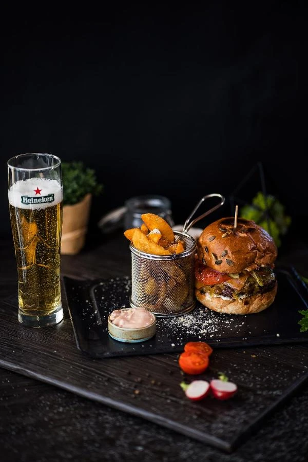 Pitești Cazare | Pensiune turistică (K0714-31) Imaginea poate fi supusă drepturilor de autor. Se recomandă contactarea titularului drepturilor.