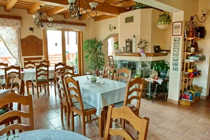 Sândominic Cazare | Motel (K1392-3) Imaginea poate fi supusă drepturilor de autor. Se recomandă contactarea titularului drepturilor.