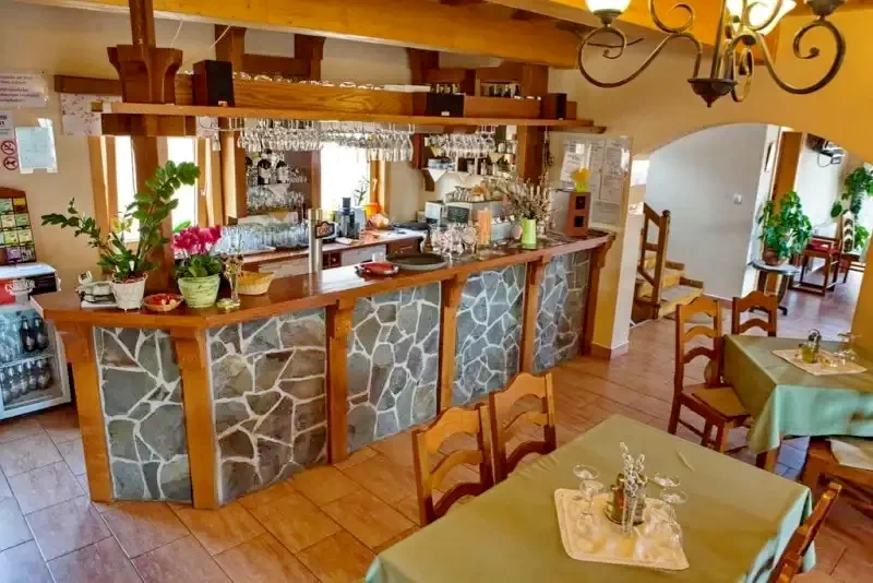 Sândominic Cazare | Motel (K1392-5) Imaginea poate fi supusă drepturilor de autor. Se recomandă contactarea titularului drepturilor.