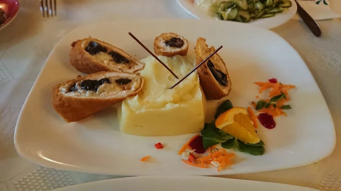 Sândominic Cazare | Motel (K1392-16) Imaginea poate fi supusă drepturilor de autor. Se recomandă contactarea titularului drepturilor.