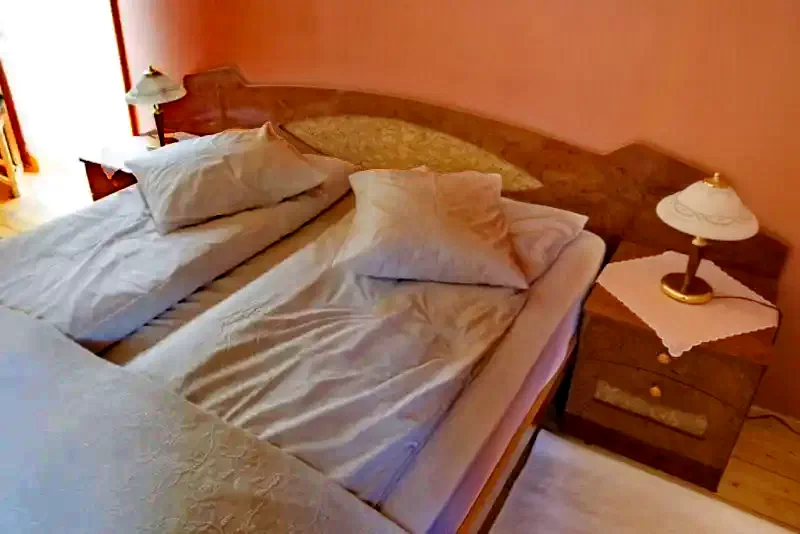 Sândominic Cazare | Motel (K1392-28) Imaginea poate fi supusă drepturilor de autor. Se recomandă contactarea titularului drepturilor.