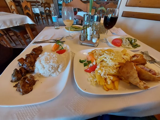 Sândominic Cazare | Motel (K1392-52) Imaginea poate fi supusă drepturilor de autor. Se recomandă contactarea titularului drepturilor.