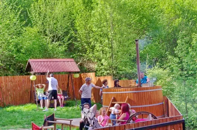 Cazare Miercurea Ciuc - Pensiunea Szécsény 88  Szabadidőpark | Csíkszereda - Szécsény 88 Szabadidőpark - volt Zöldfenyő Panzió. Imaginea poate fi supusă drepturilor de autor. Se recomandă contactarea titularului drepturilor.