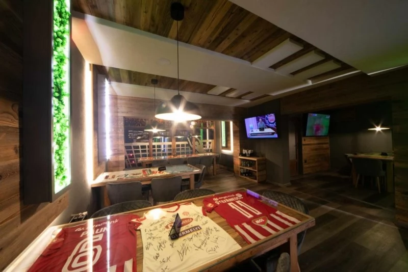 Târgu Secuiesc Cazare | Motel (K1427-8) Imaginea poate fi supusă drepturilor de autor. Se recomandă contactarea titularului drepturilor.