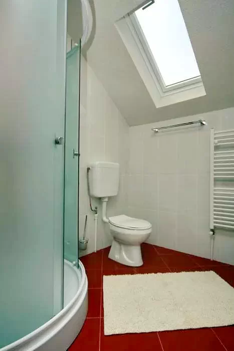 Târgu Secuiesc Cazare | Motel (K1427-16) Imaginea poate fi supusă drepturilor de autor. Se recomandă contactarea titularului drepturilor.