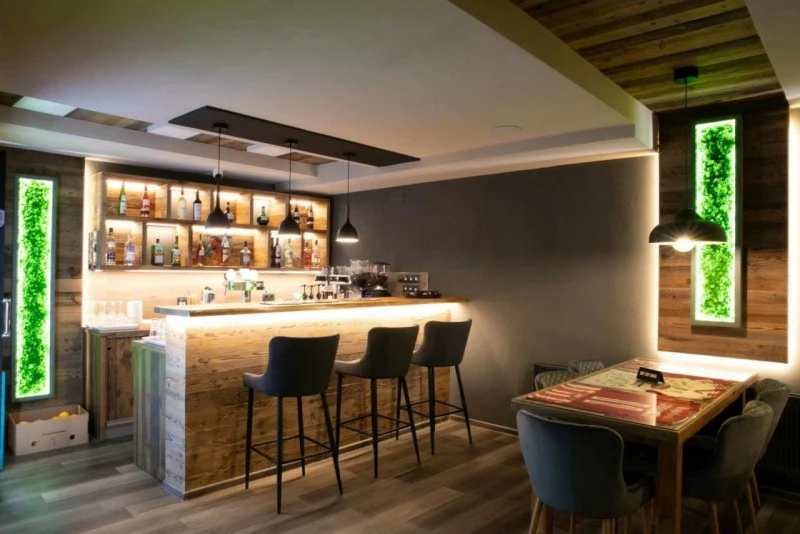 Târgu Secuiesc Cazare | Motel (K1427-23) Imaginea poate fi supusă drepturilor de autor. Se recomandă contactarea titularului drepturilor.