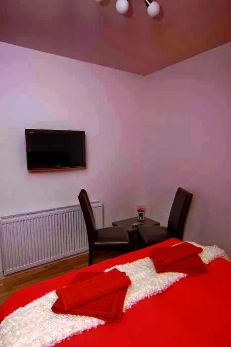 Târgu Secuiesc Cazare | Motel (K1427-26) Imaginea poate fi supusă drepturilor de autor. Se recomandă contactarea titularului drepturilor.