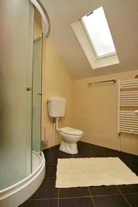 Târgu Secuiesc Cazare | Motel (K1427-36) Imaginea poate fi supusă drepturilor de autor. Se recomandă contactarea titularului drepturilor.