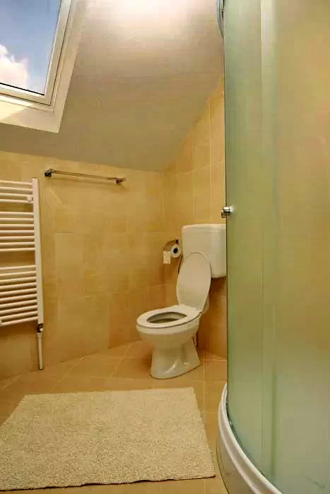 Târgu Secuiesc Cazare | Motel (K1427-40) Imaginea poate fi supusă drepturilor de autor. Se recomandă contactarea titularului drepturilor.