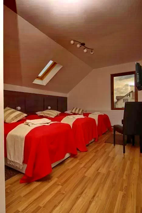 Târgu Secuiesc Cazare | Motel (K1427-41) Imaginea poate fi supusă drepturilor de autor. Se recomandă contactarea titularului drepturilor.