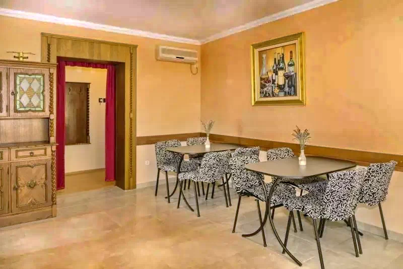  Cazare | Casă de oaspeți (K0850-7) Imaginea poate fi supusă drepturilor de autor. Se recomandă contactarea titularului drepturilor.