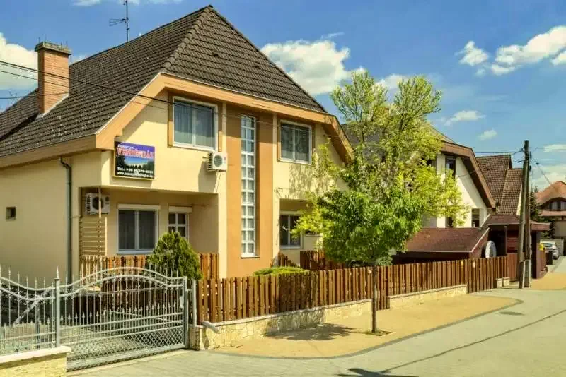 Hajdúszoboszló Cazare | Casă de oaspeți (K0850-39) Imaginea poate fi supusă drepturilor de autor. Se recomandă contactarea titularului drepturilor.