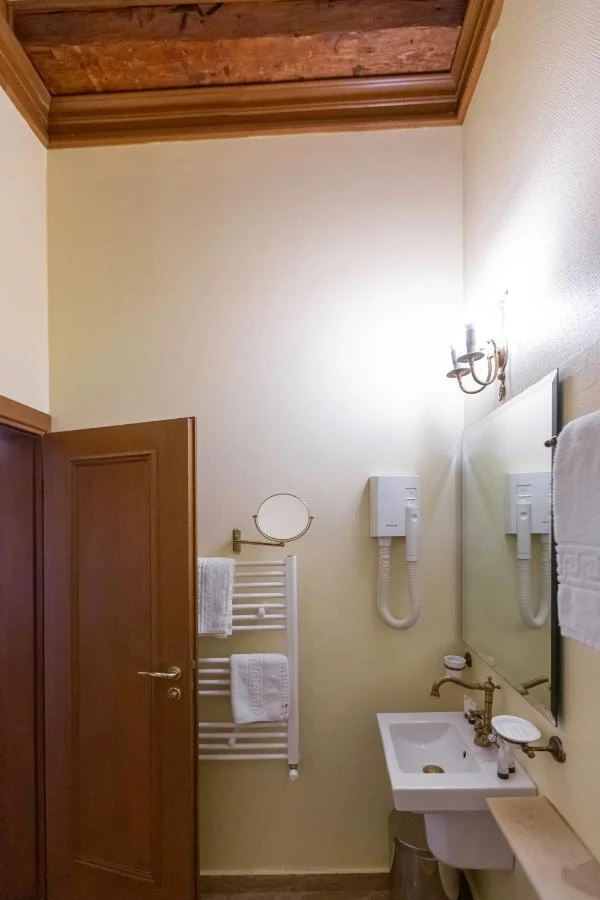 Sibiu Cazare | Hotel*** (K1561-41) Imaginea poate fi supusă drepturilor de autor. Se recomandă contactarea titularului drepturilor.