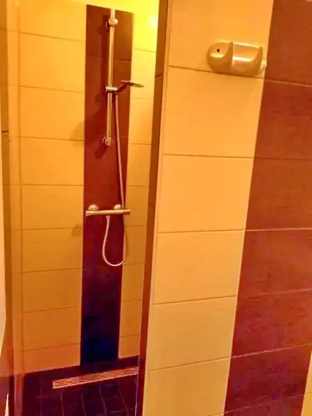  Cazare | Hotel**** (K1350-11) Imaginea poate fi supusă drepturilor de autor. Se recomandă contactarea titularului drepturilor.