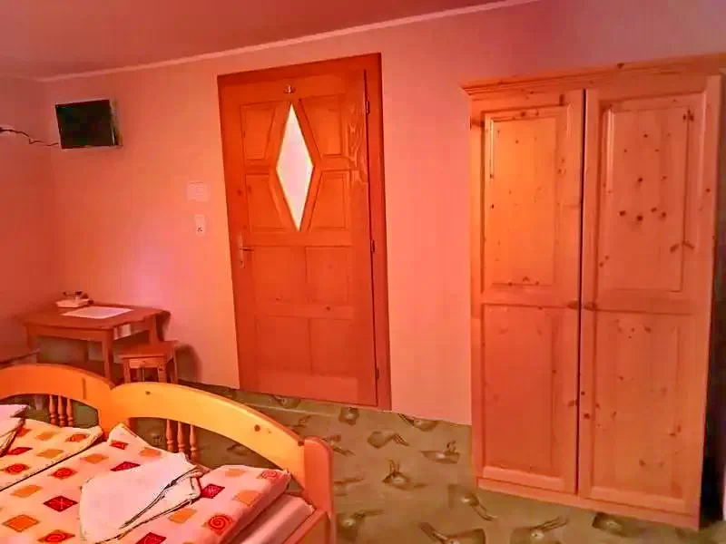 Szállás Corund - Pensiunea Nárcisz*** | Korond - Nárcisz Panzió***. A kép szerzői jogvédelem alatt állhat. Javasolt a kapcsolatfelvétel a jog tulajdonossal.