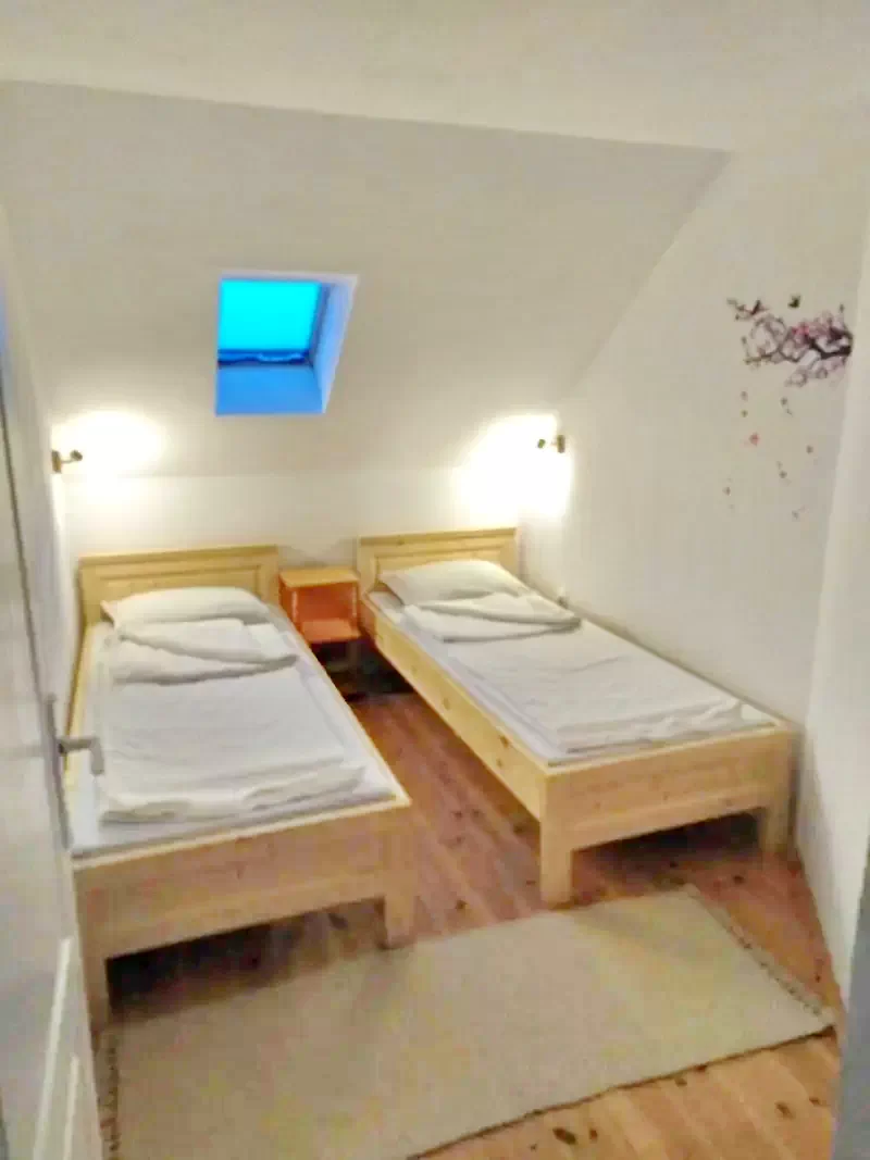 Târnovița Cazare | Motel (K0101-10) Imaginea poate fi supusă drepturilor de autor. Se recomandă contactarea titularului drepturilor.