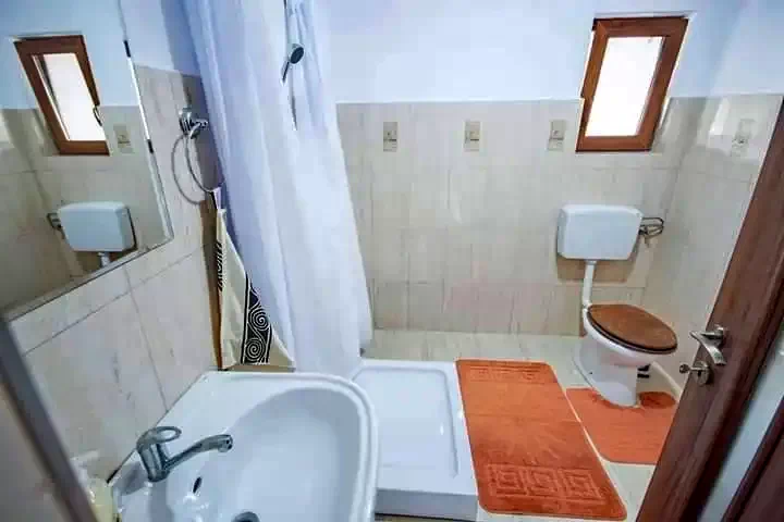 Târnovița Cazare | Motel (K0101-11) Imaginea poate fi supusă drepturilor de autor. Se recomandă contactarea titularului drepturilor.