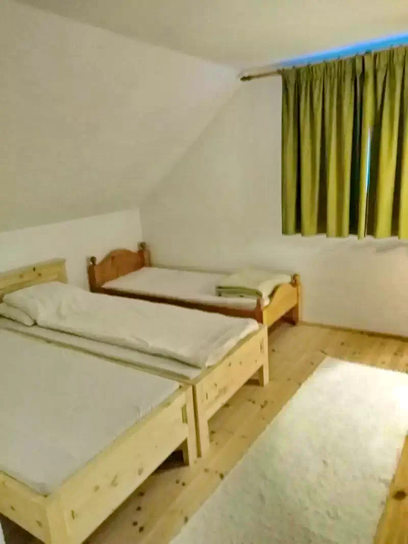 Târnovița Cazare | Motel (K0101-26) Imaginea poate fi supusă drepturilor de autor. Se recomandă contactarea titularului drepturilor.