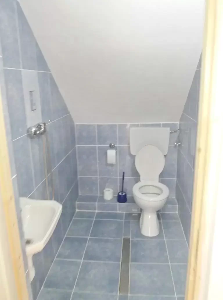 Târnovița Cazare | Motel (K0101-27) Imaginea poate fi supusă drepturilor de autor. Se recomandă contactarea titularului drepturilor.