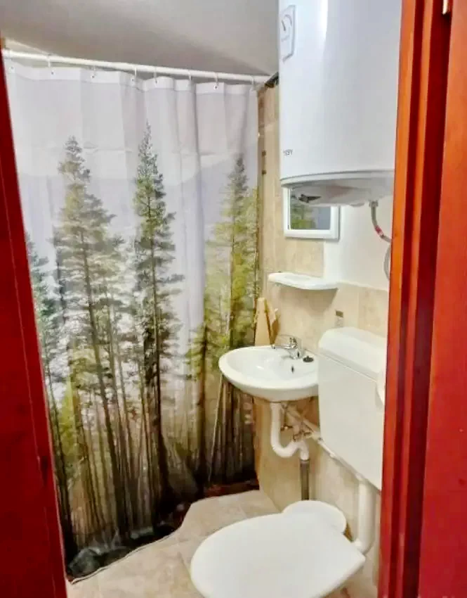 Târnovița Cazare | Motel (K0101-37) Imaginea poate fi supusă drepturilor de autor. Se recomandă contactarea titularului drepturilor.