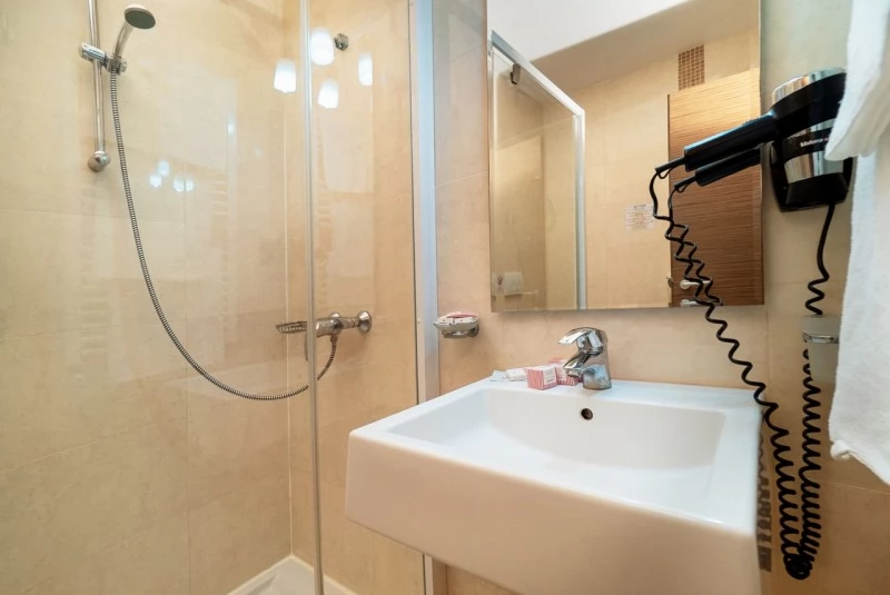 Cazare Băile Olănești - Hotel Tisa*** | Olănești Fürdő - Tisa Hotel***. Imaginea poate fi supusă drepturilor de autor. Se recomandă contactarea titularului drepturilor.