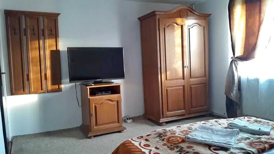 Comandău Cazare | Motel (K0446-10) Imaginea poate fi supusă drepturilor de autor. Se recomandă contactarea titularului drepturilor.