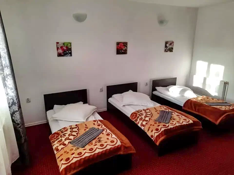 Comandău Cazare | Motel (K0446-11) Imaginea poate fi supusă drepturilor de autor. Se recomandă contactarea titularului drepturilor.