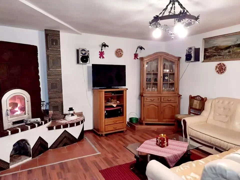 Comandău Cazare | Motel (K0446-18) Imaginea poate fi supusă drepturilor de autor. Se recomandă contactarea titularului drepturilor.