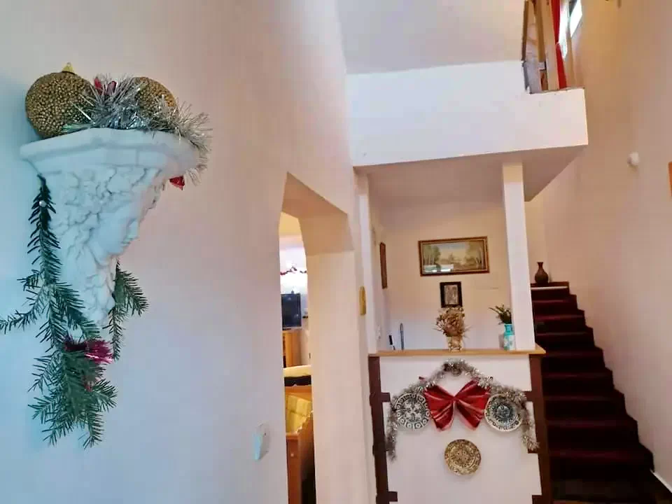 Comandău Cazare | Motel (K0446-34) Imaginea poate fi supusă drepturilor de autor. Se recomandă contactarea titularului drepturilor.